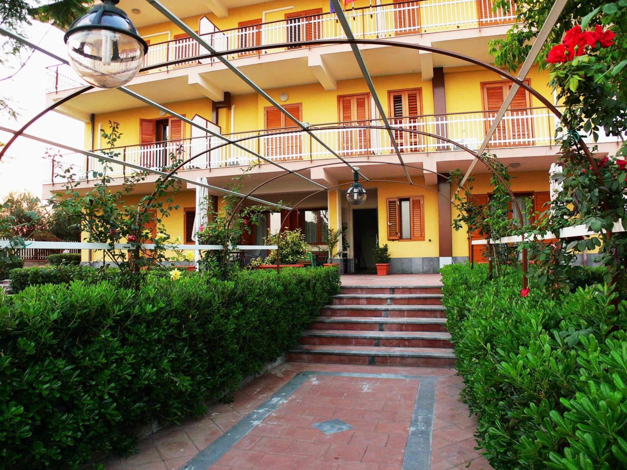 Hotel Il Conte Dell'Etna Belpasso Exterior foto