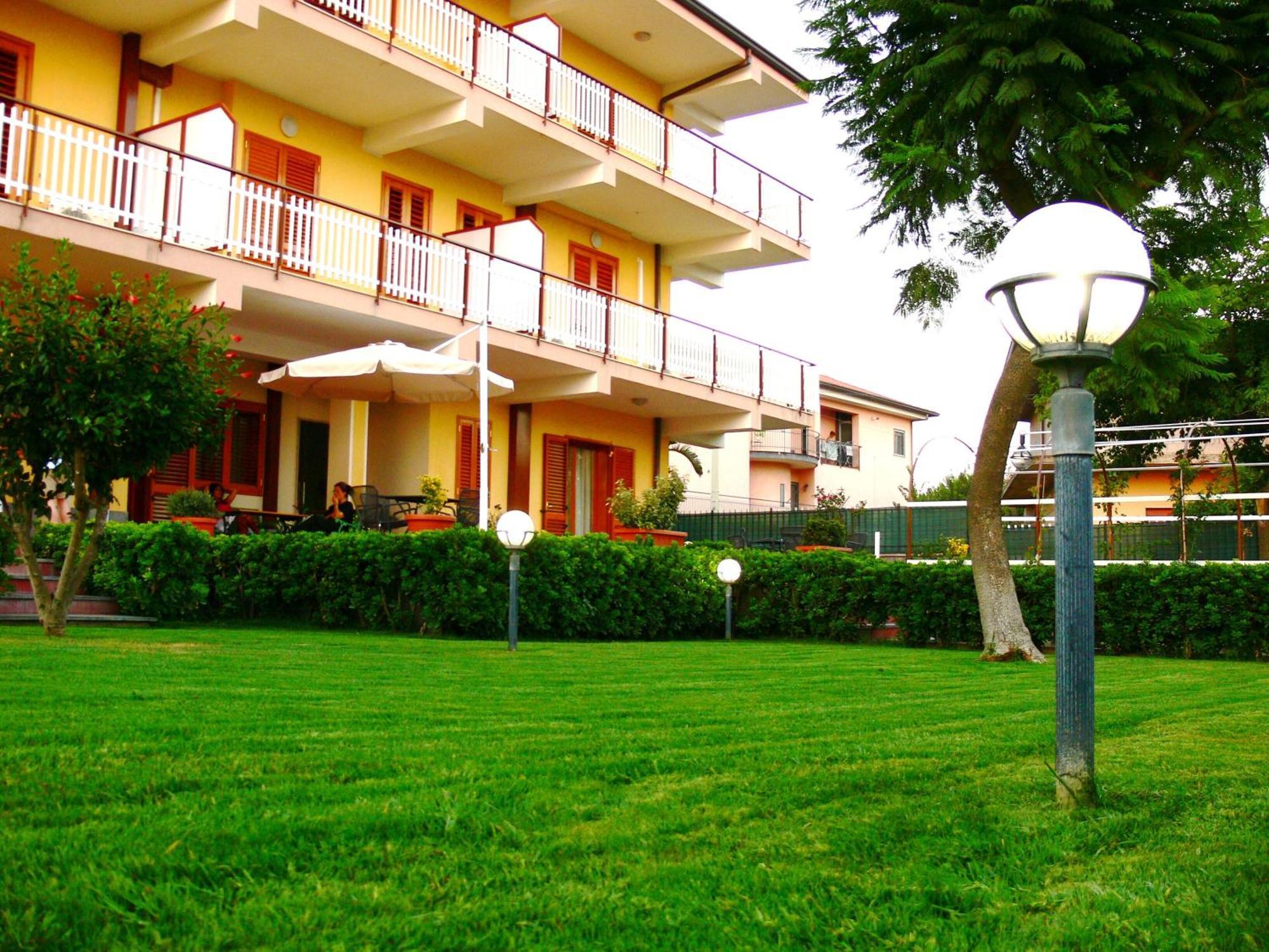 Hotel Il Conte Dell'Etna Belpasso Exterior foto